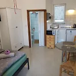 In With Terrace, Air Conditioning, Wi-fi Apartamento