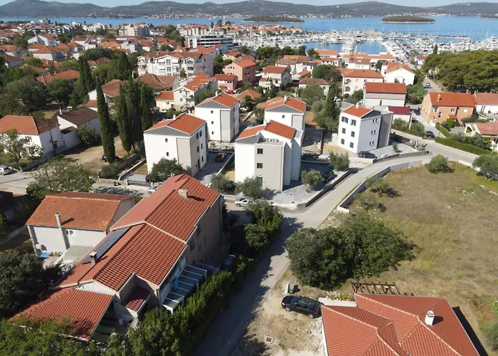 In With Terrace, Air Conditioning, Wi-fi * Biograd Na Moru