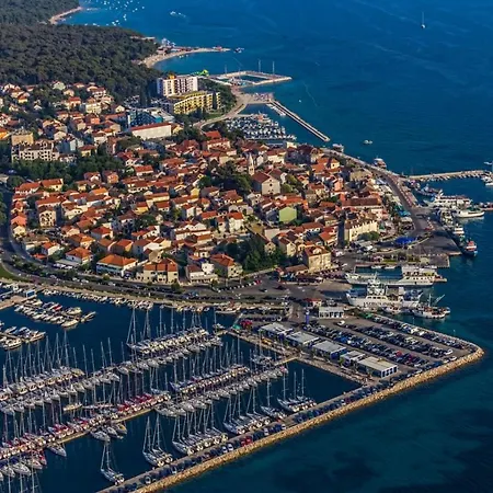 In With Terrace, Air Conditioning, Wi-fi Apartman Biograd Na Moru