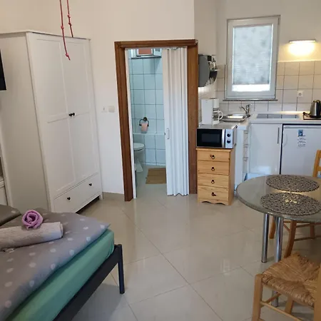 In With Terrace, Air Conditioning, Wi-fi Apartman