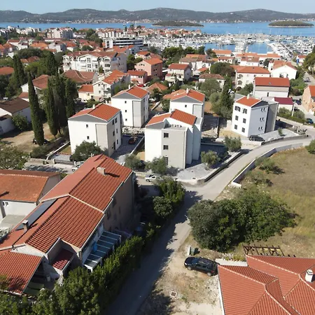 In With Terrace, Air Conditioning, Wi-fi * Biograd Na Moru