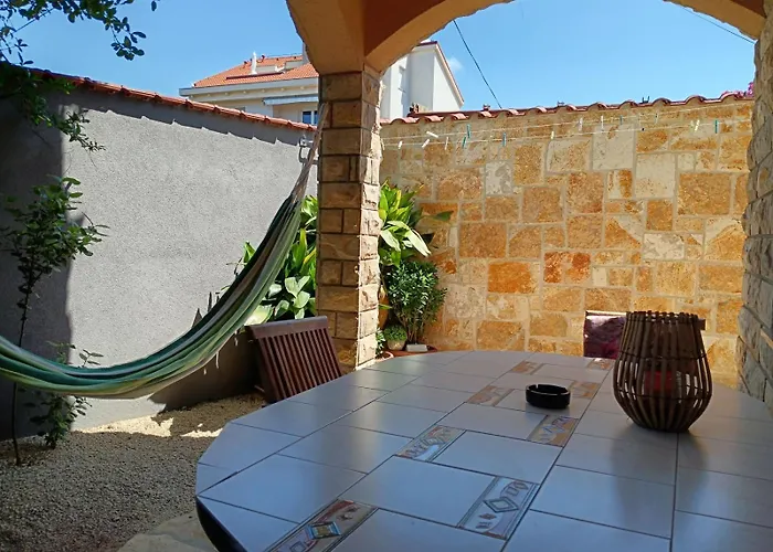 In With Terrace, Air Conditioning, Wi-fi